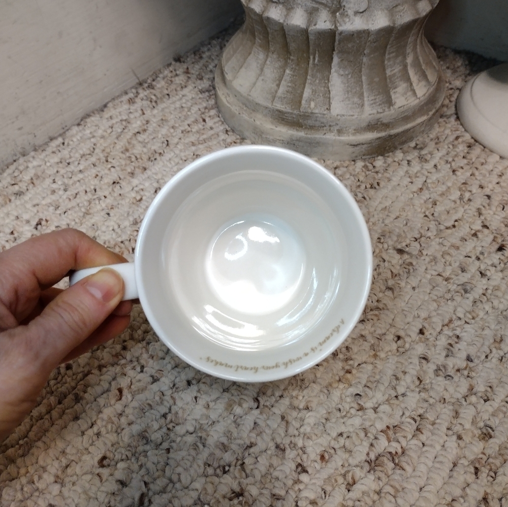 Disney "A Dream Is A Wish Your Heart Makes" Gold Metallic Cinderella Castle Mug - Picture 4 of 9